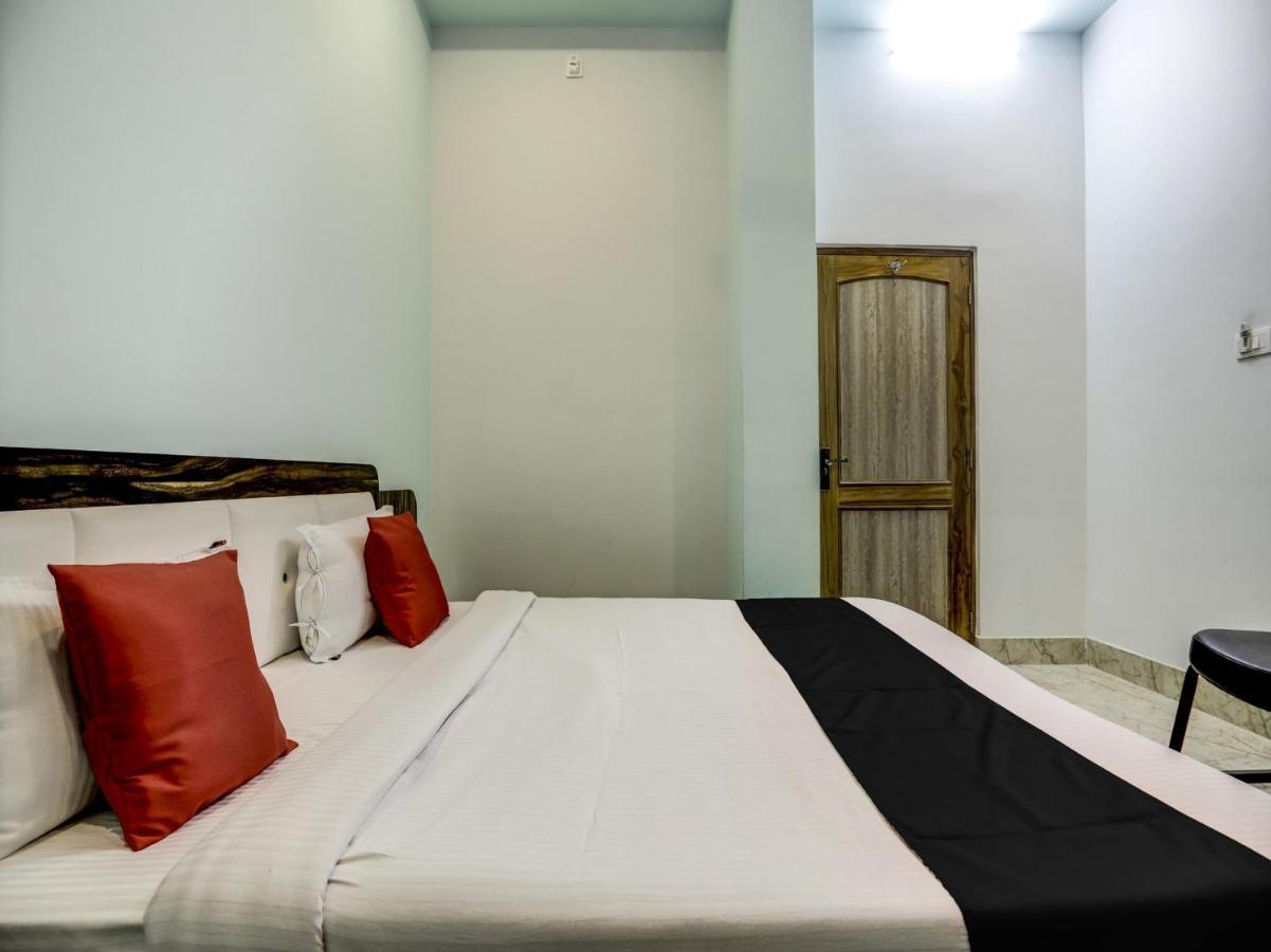 Capital O 72337 Hotel Konkan Tadka Мумбаи Экстерьер фото