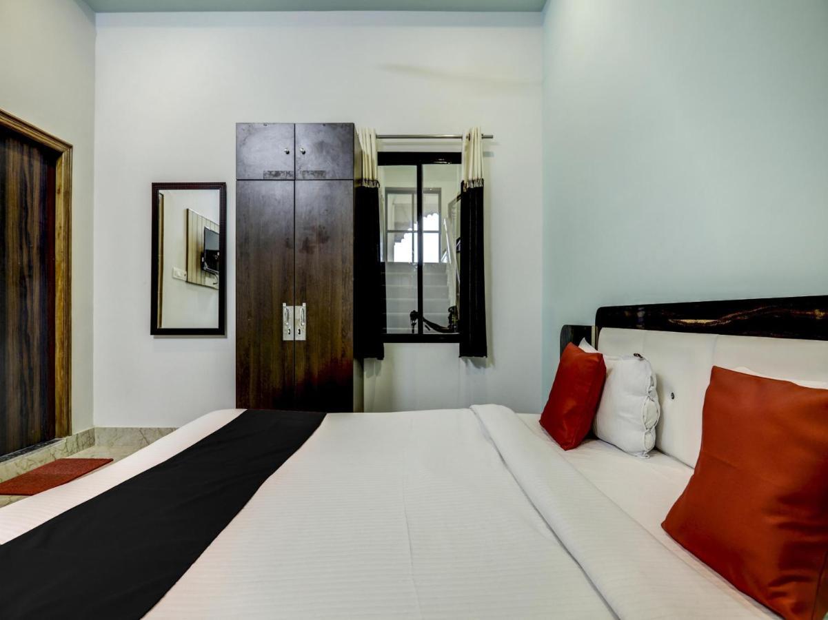 Capital O 72337 Hotel Konkan Tadka Мумбаи Экстерьер фото